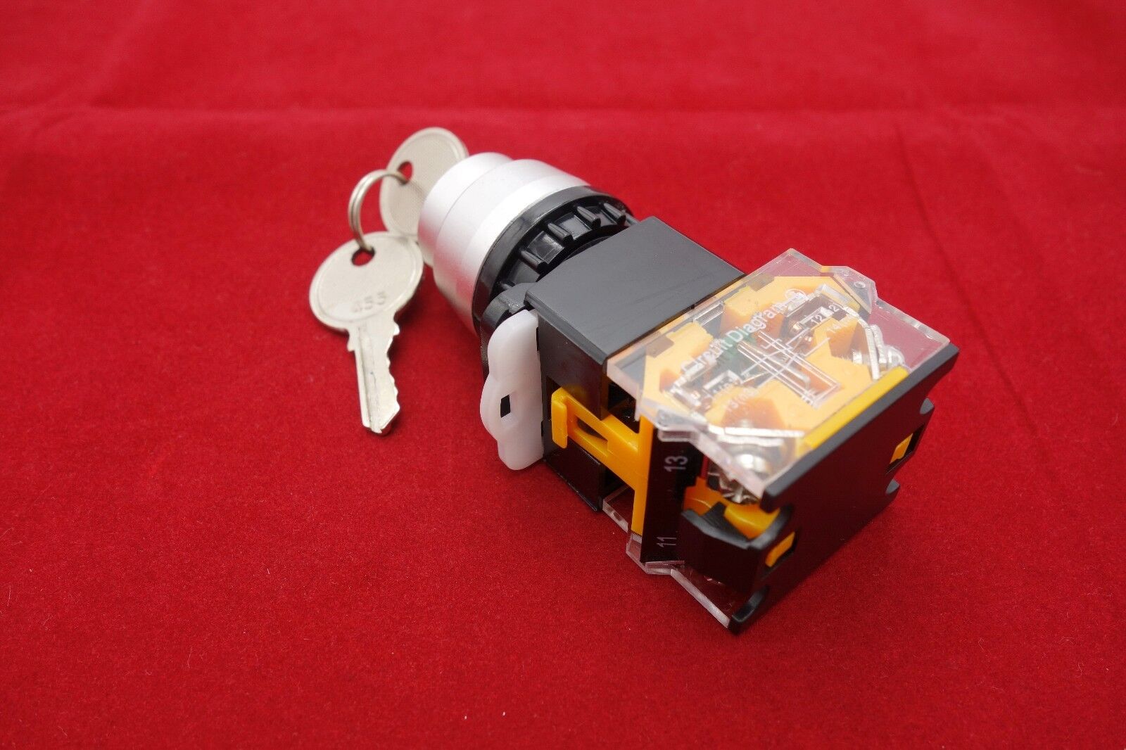 1PC  Cutout 22MM Key Selector Switch 2 Position Maintained key switch LAY39