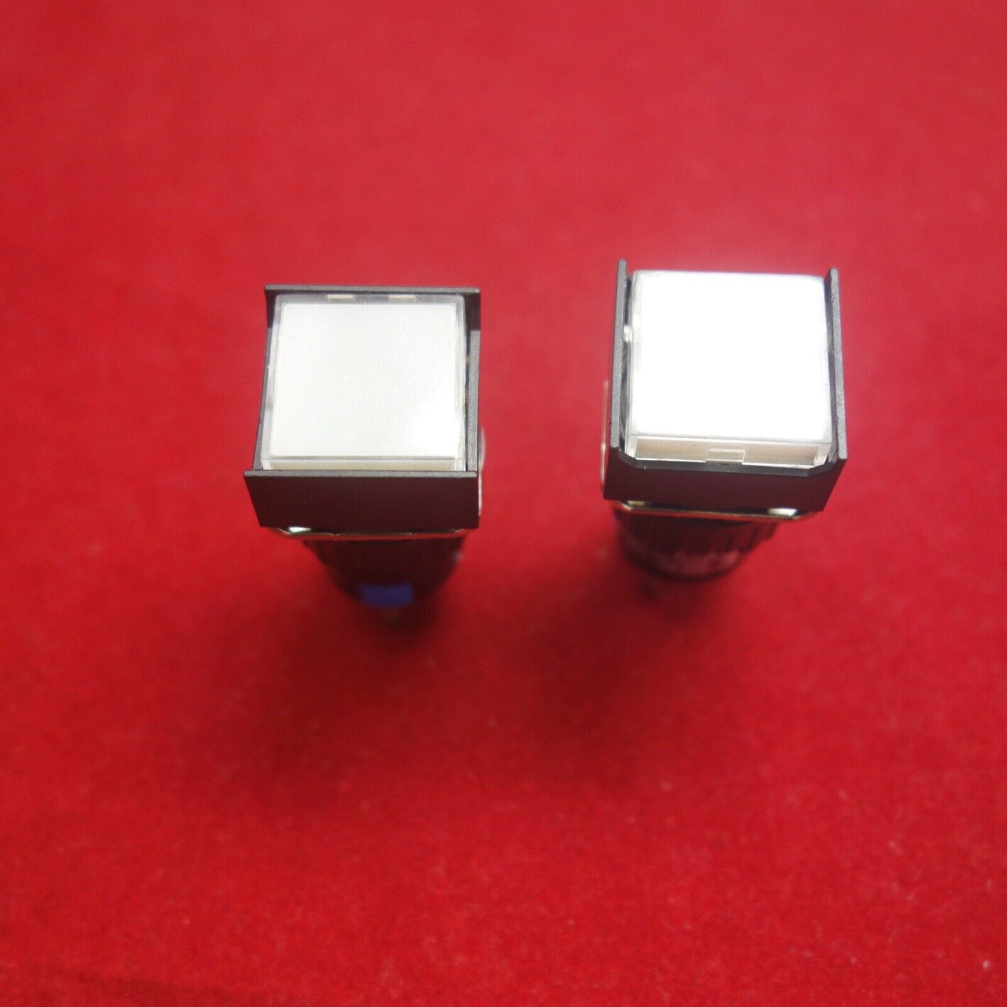 2PCS 16MM Square White LED ILLUMINATED Latching PUSH BUTTON 2NO/2NC 2POLES LA