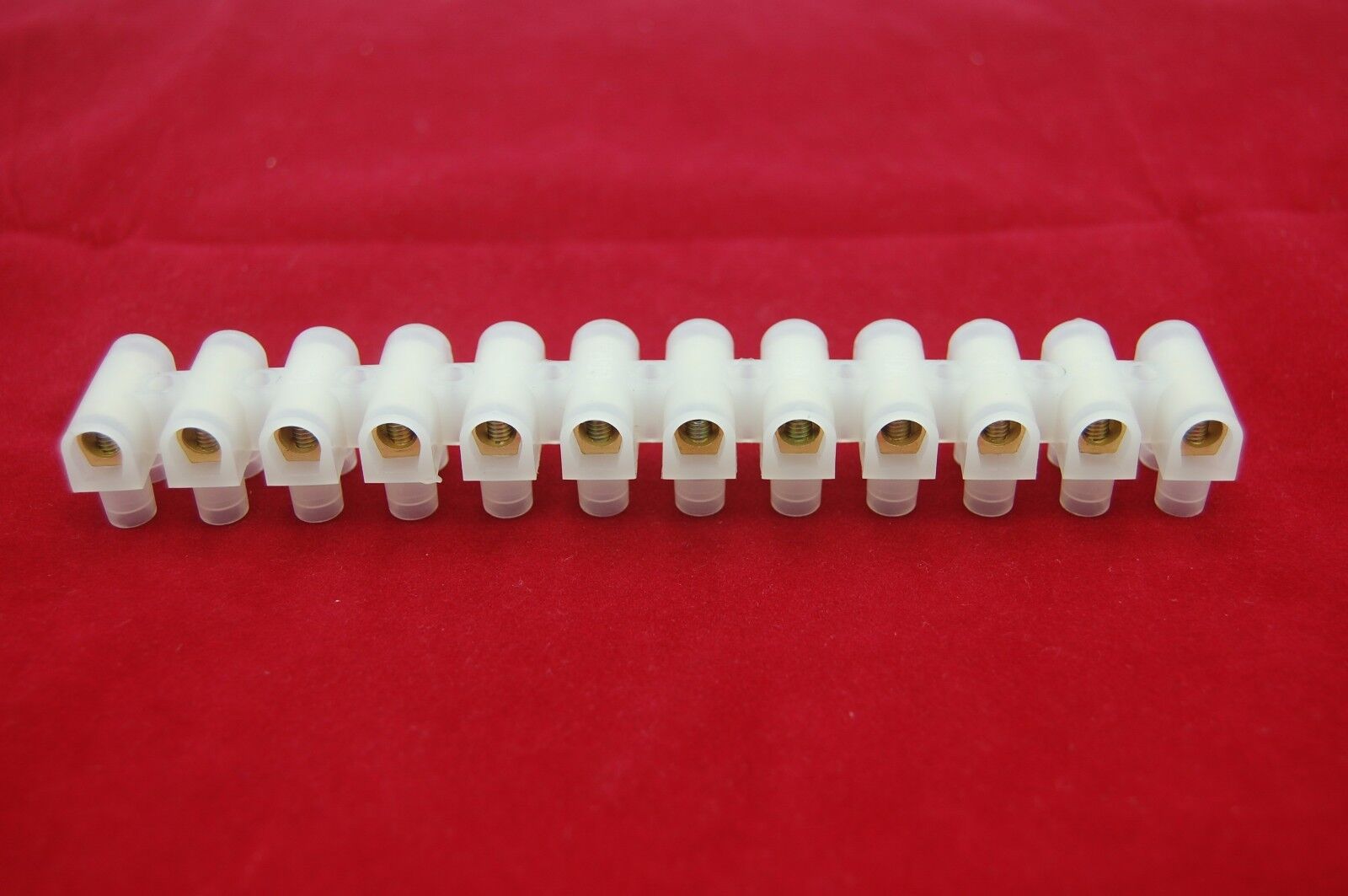 1PC U Type 30A 12P Terminal Block Material PA 66, 94V-2 M4x7 High quality