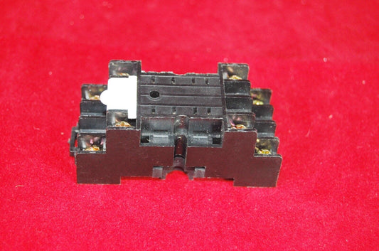 1PC  NEW PYF08.5A RELAY SOCKET BASE