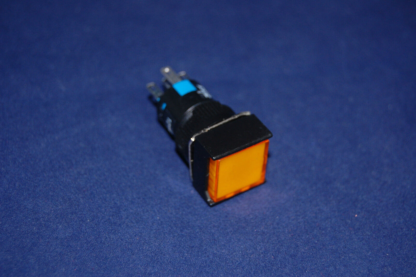 2PCS 16MM YELLOW Square MAINTAINED PUSH BUTTON  ILLUMINATED 24V AC/DC 5 PINS