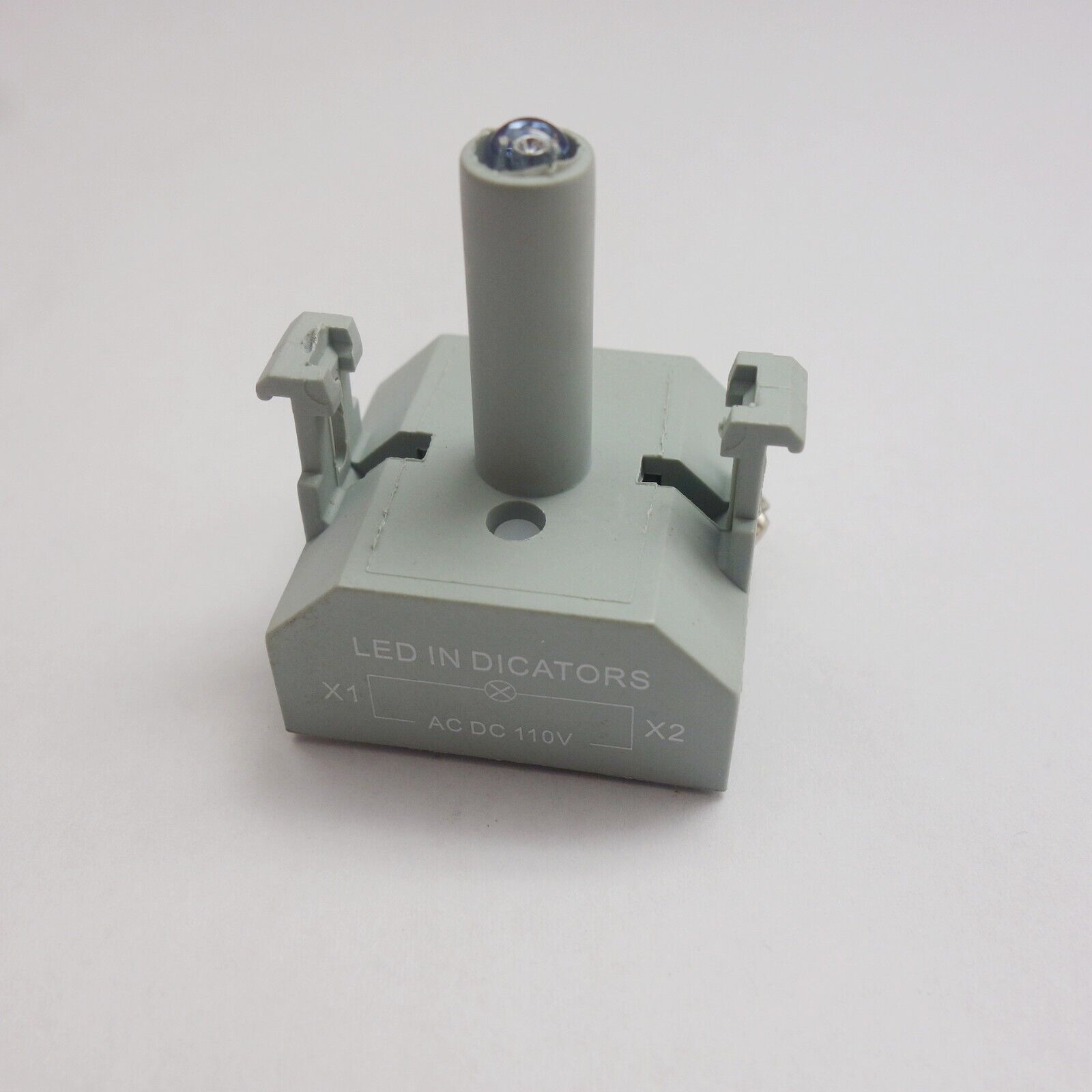 2PCS Lamp Holder LED light block D/W26 White Color 110V AC/DC use for LA38 LA39