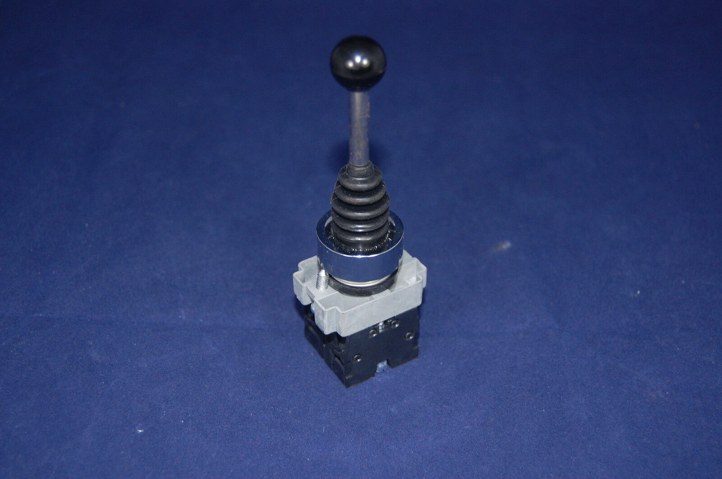 1PC NEW FITS XD2 P22 2 Direction Spring Return Joystick controllers 2N/O CONTACT