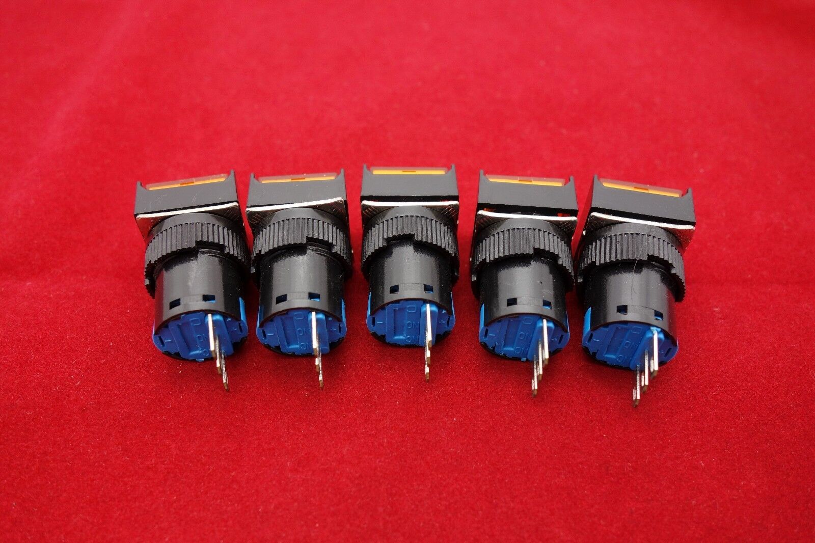 5PCS 16MM Yellow Square Momentary Spring return PUSH BUTTON 3 Pins LA39-E11F/Y
