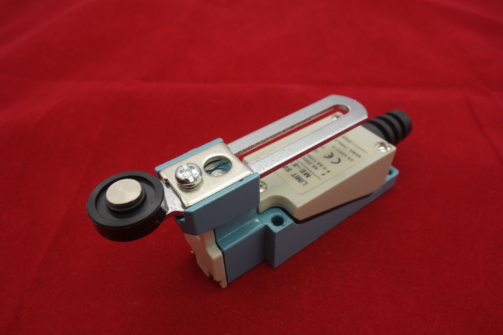 1PC NEW ME-8108 LIMIT SWITCH 240V 5A  LIMITED SWITCH FITS TZ-8108 XCE-145 IP65