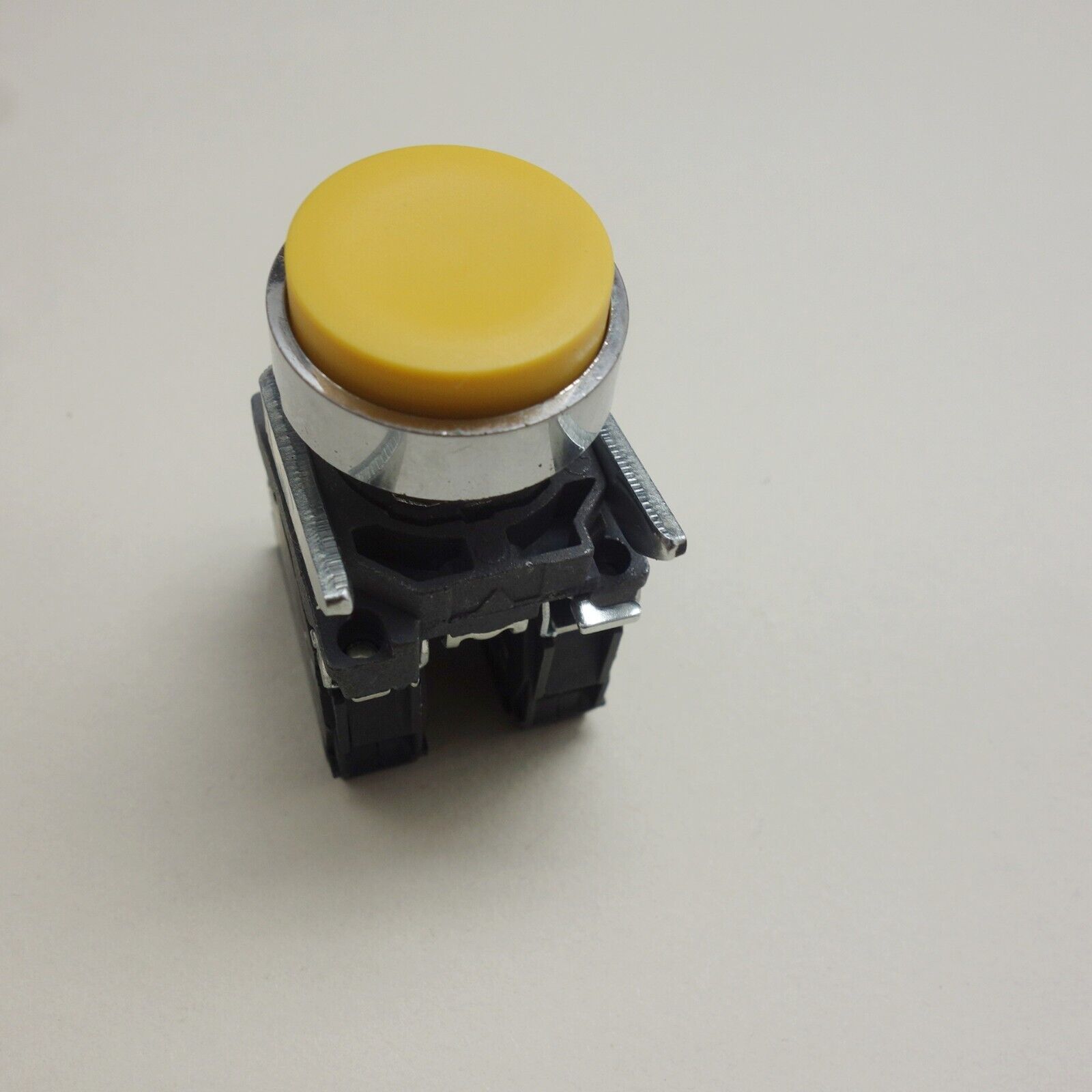 1PC 22MM PUSHBUTTON SWITCH FITS XB4BL55 YELLOW 1NO/1NC Projecting push XB4BL