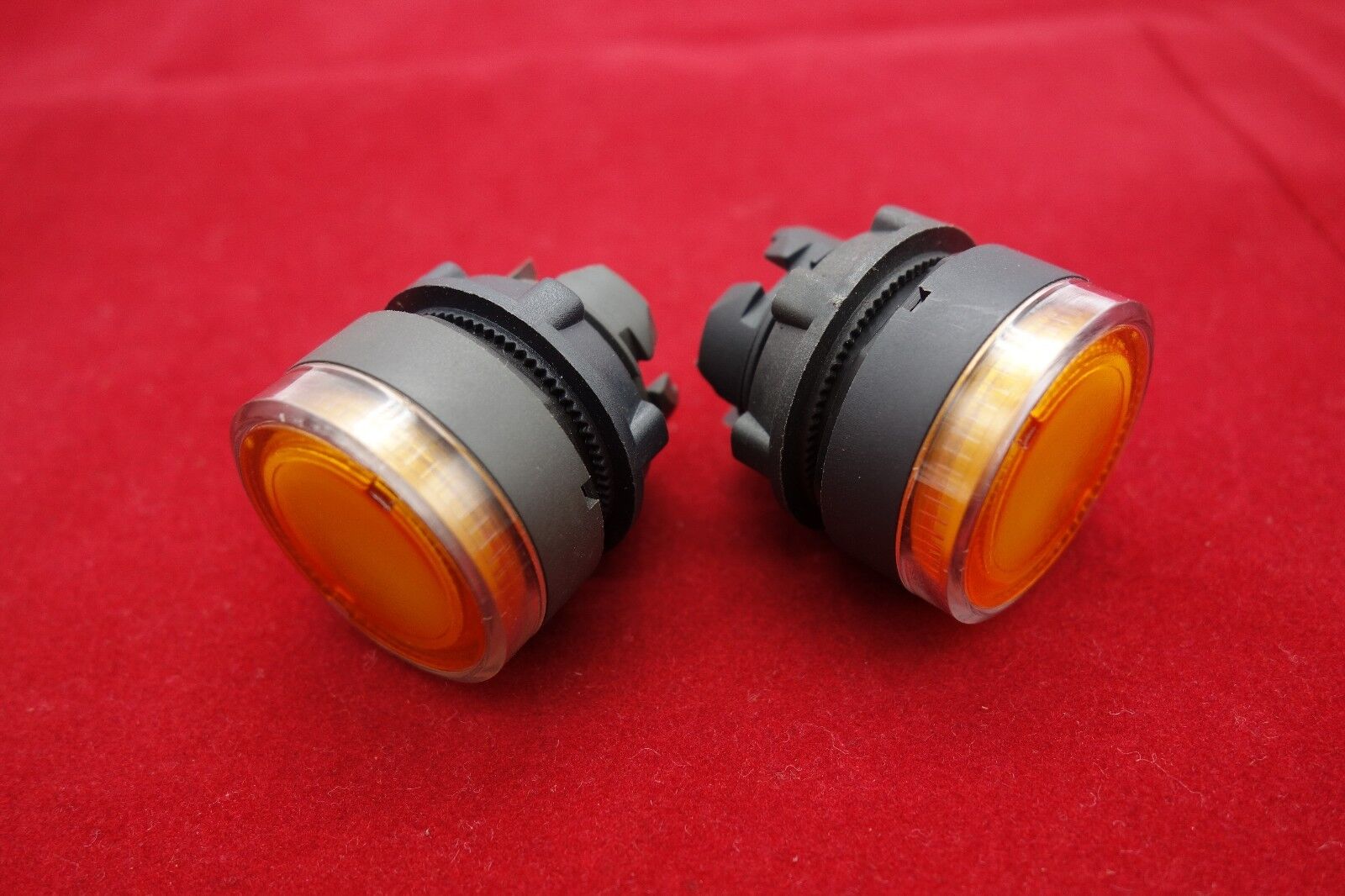 2PC 22MM PUSHBUTTON SWITCH HEAD FITS ZB5AW353 Yellow for XB5AW35 Parts