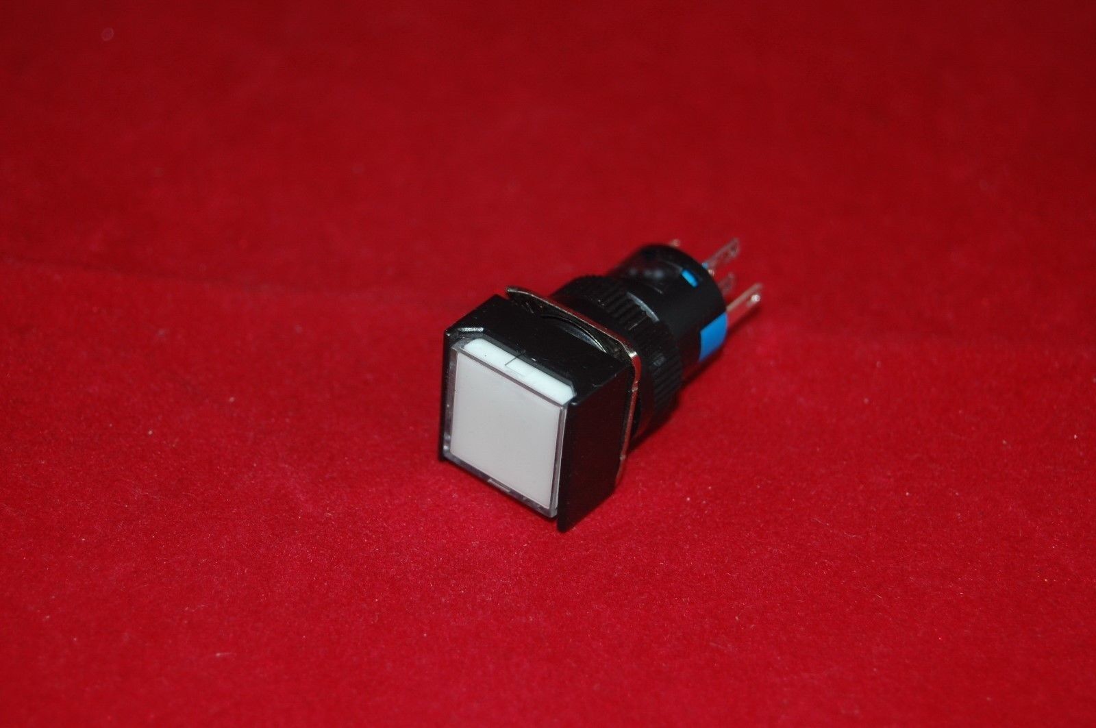 2PCS 16MM White Square Latching PUSH BUTTON LED ILLUMINATED 12V AC/DC 5 PINS