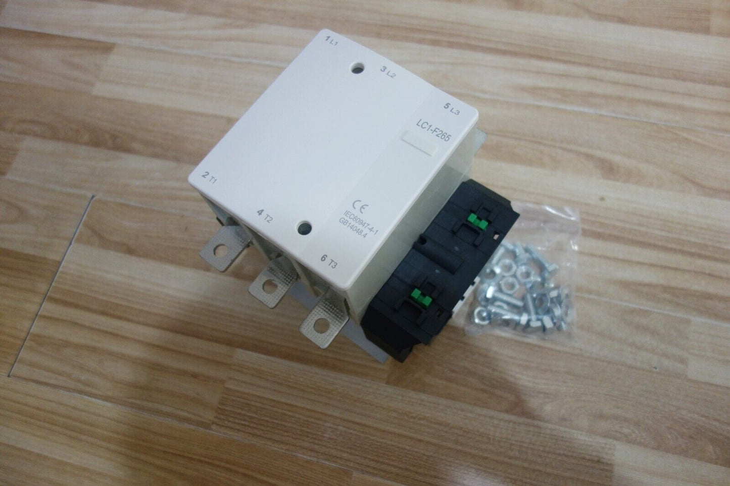 1pc New IN BOX FITS LC1F265M7 AC CONTACTOR 265A COIL 220V AC 50/60HZ