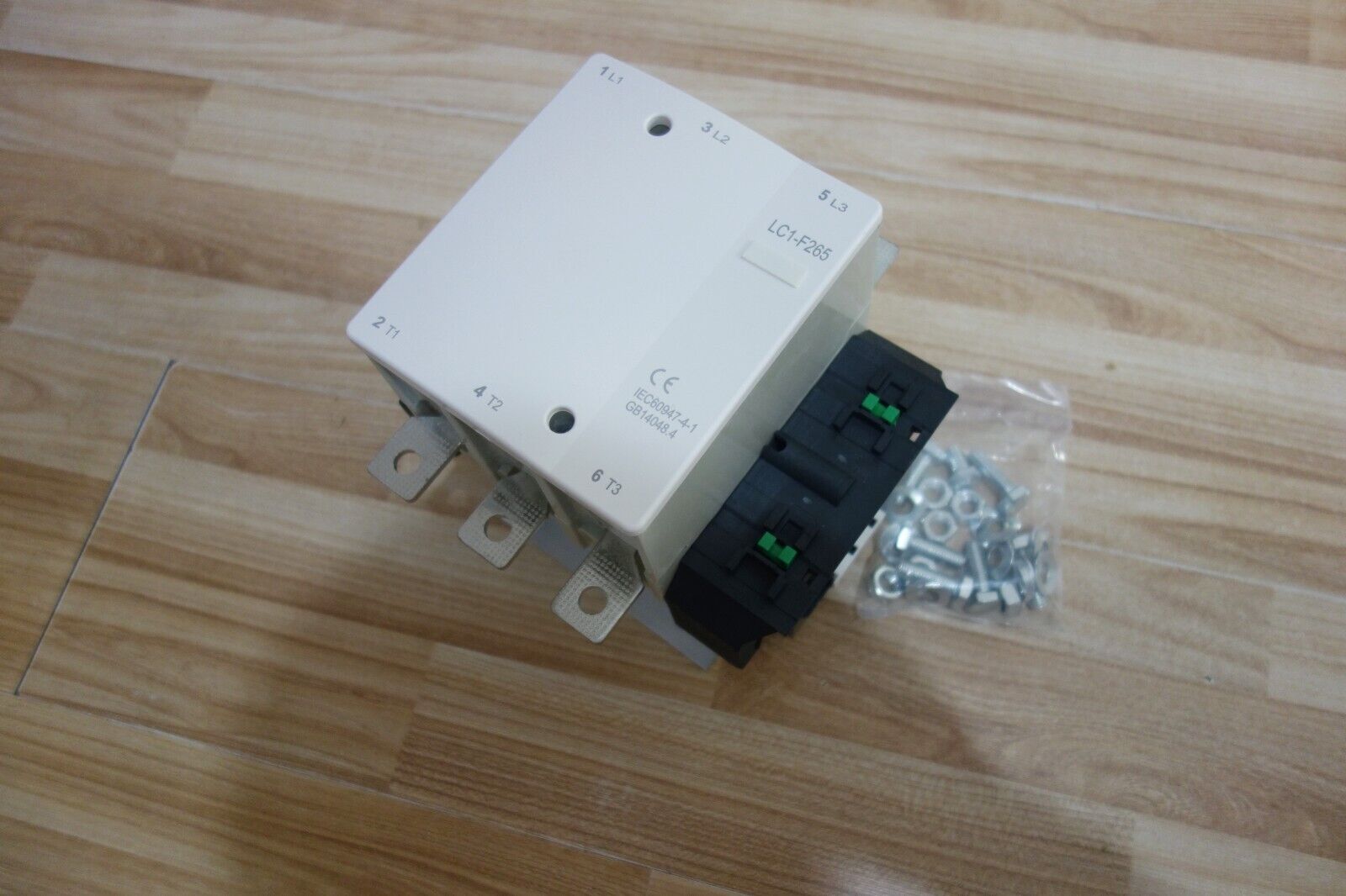 1pc New IN BOX FITS LC1F265M7 AC CONTACTOR 265A COIL 220V AC 50/60HZ