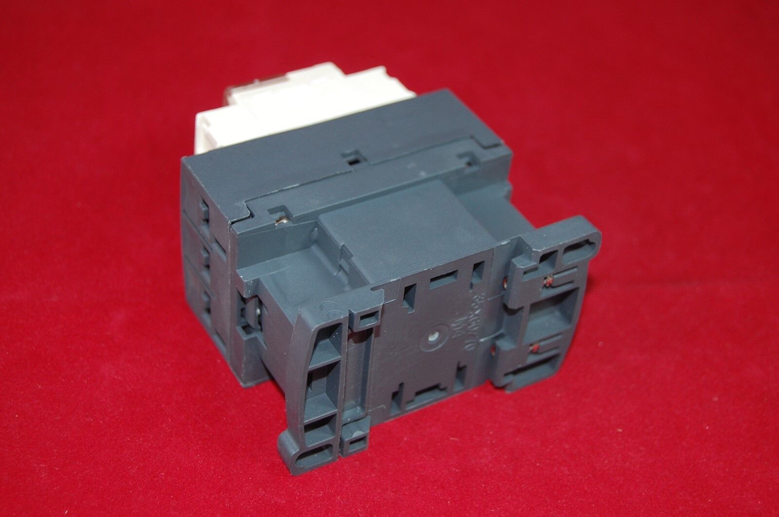 1pc New type FITS LC1D12M7 AC CONTACTOR 12A COIL 220V AC 50/60HZ