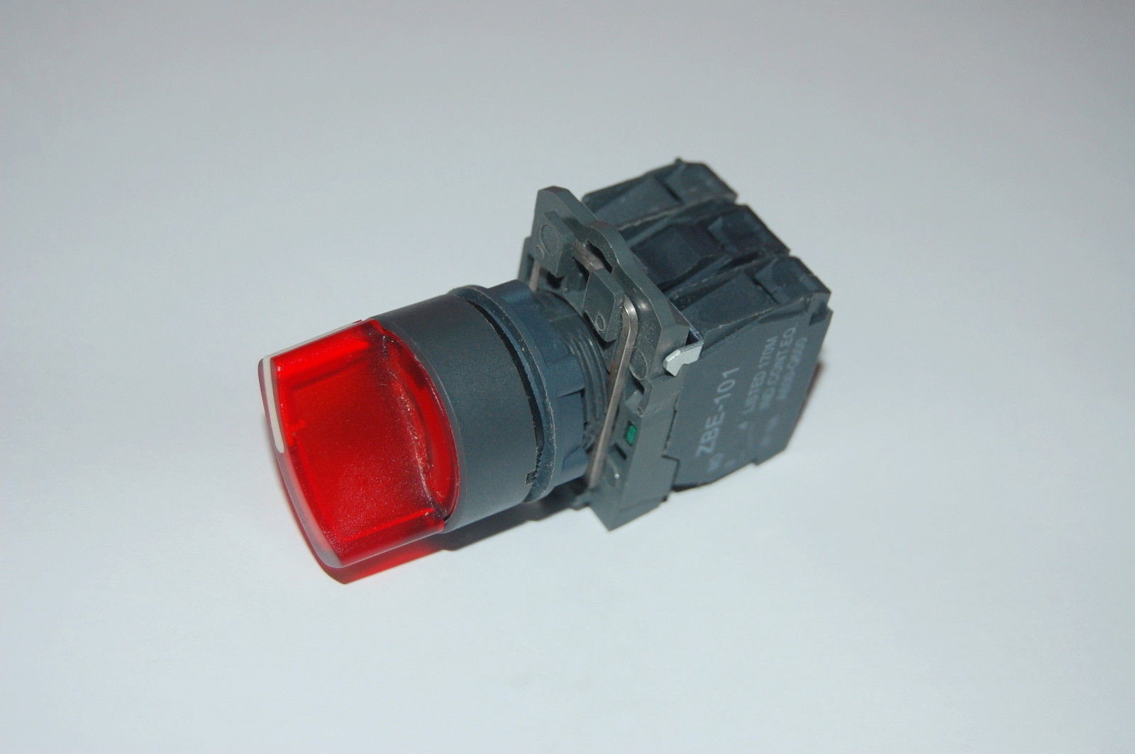 22mm ILLUMINATED Selector switch 3 Position Fits RED XB5AK144G5 110V Momentary