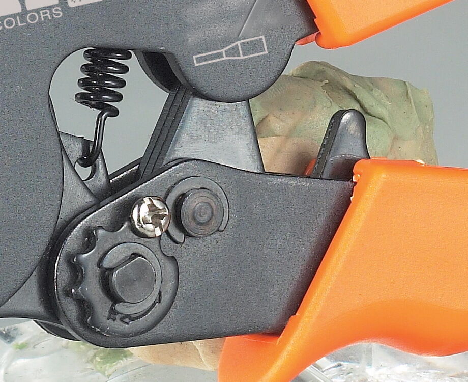 1PC Mini -Type Self-Adjustable Crimping Plier Four-sided ferrules crimp AWG23-7