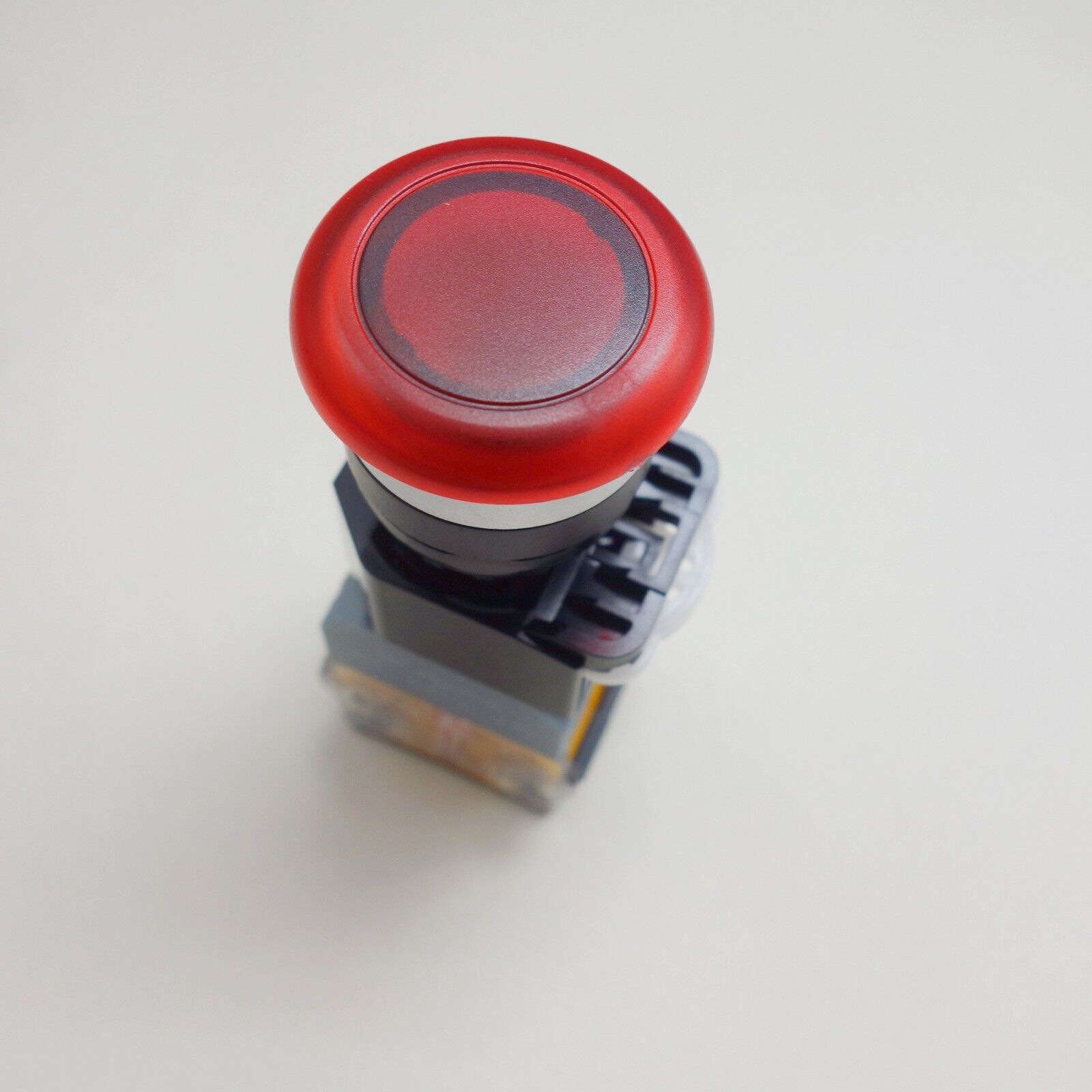 1pc 220V red Led Illuminated mushroom pushbutton Momentary 1NO/1NC Plastic LA38
