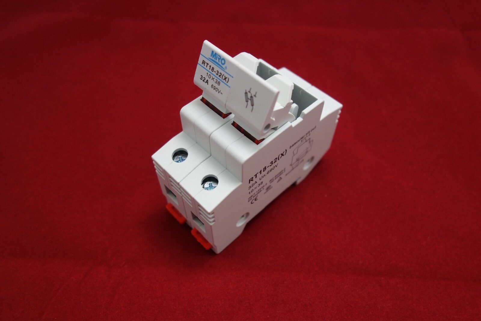1PC 2 Poles Din Rail Mounting RT18-32 Fuse Holder for 10x38MM Fuse link