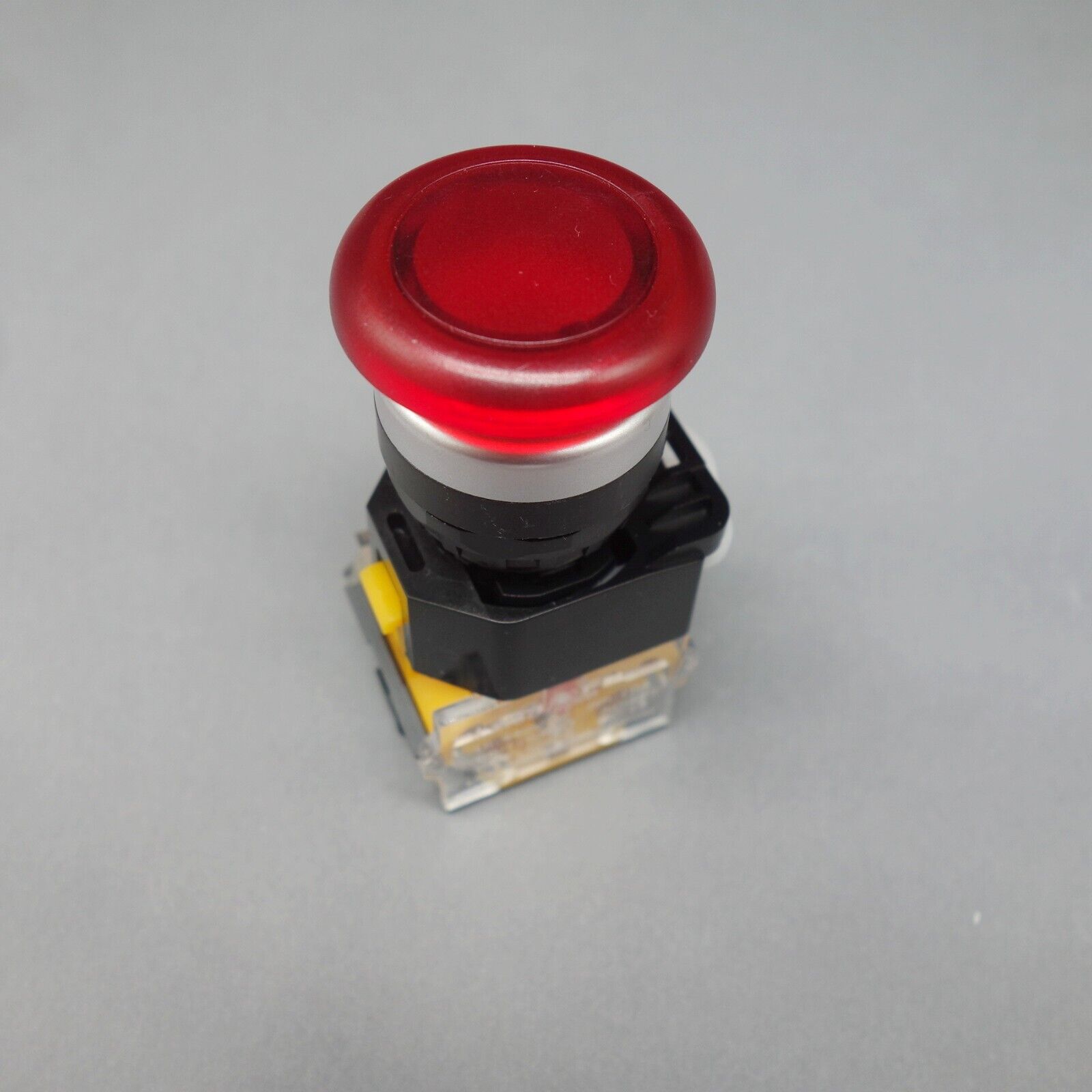 1pc Red 35mm head mushroom pushbutton Latching 1NO/1NC Plastic LA38
