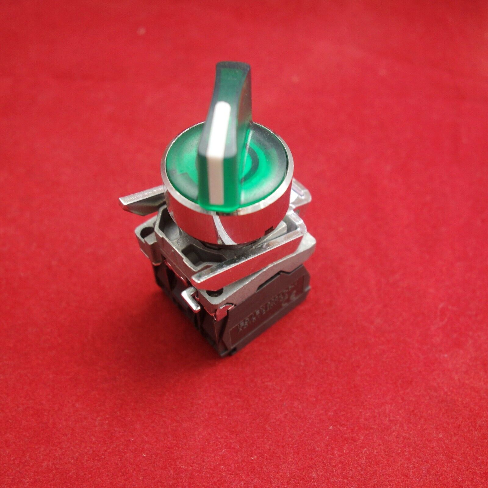 22mm ILlUMINATED Selector switch 3 Position Fits Green XB4BK133B5 24V Maintained