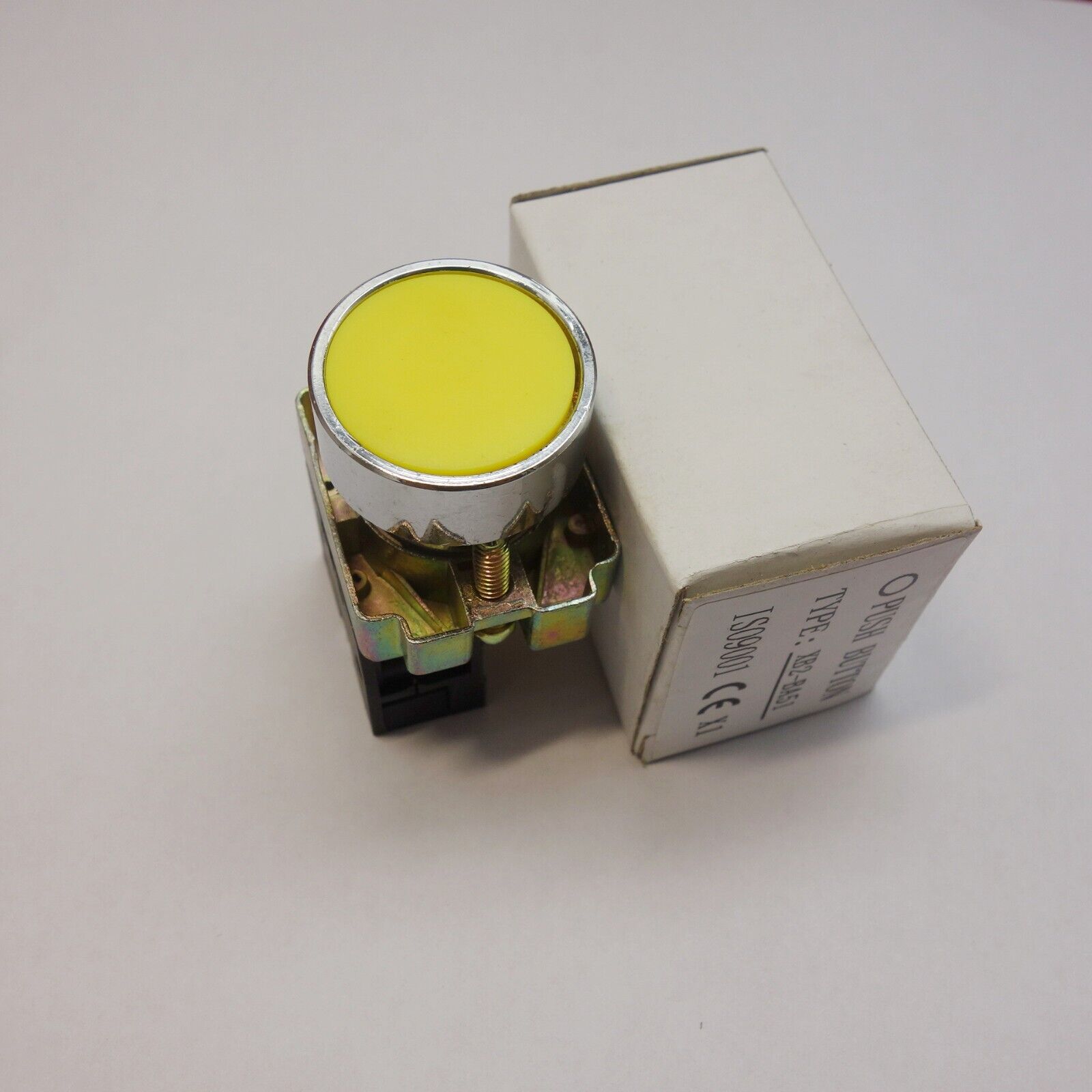 1PCS NEW FITS XB2BA51 22MM YELLOW Momentary PUSH BUTTON Switch 1NO Momentary