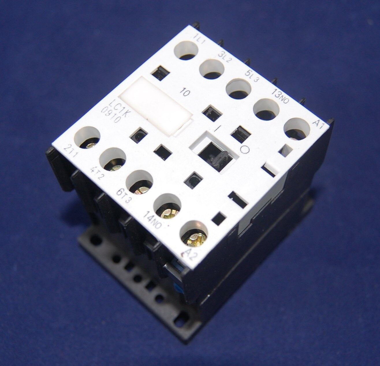 1PC NEW FITS LC1-K0910F7 AC CONTACTOR  110V AC COIL