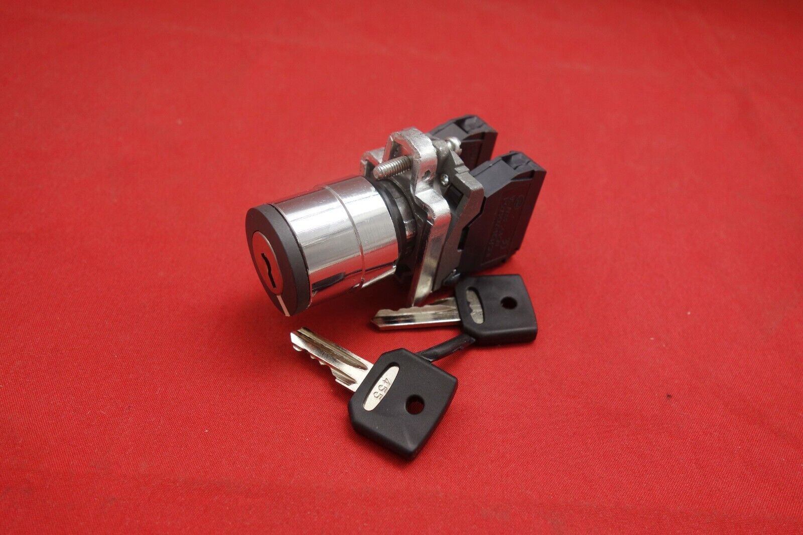 1PC 22mm Key switch 3 Position Stay put Fits Metal XB4BG33 Maintained 2NO