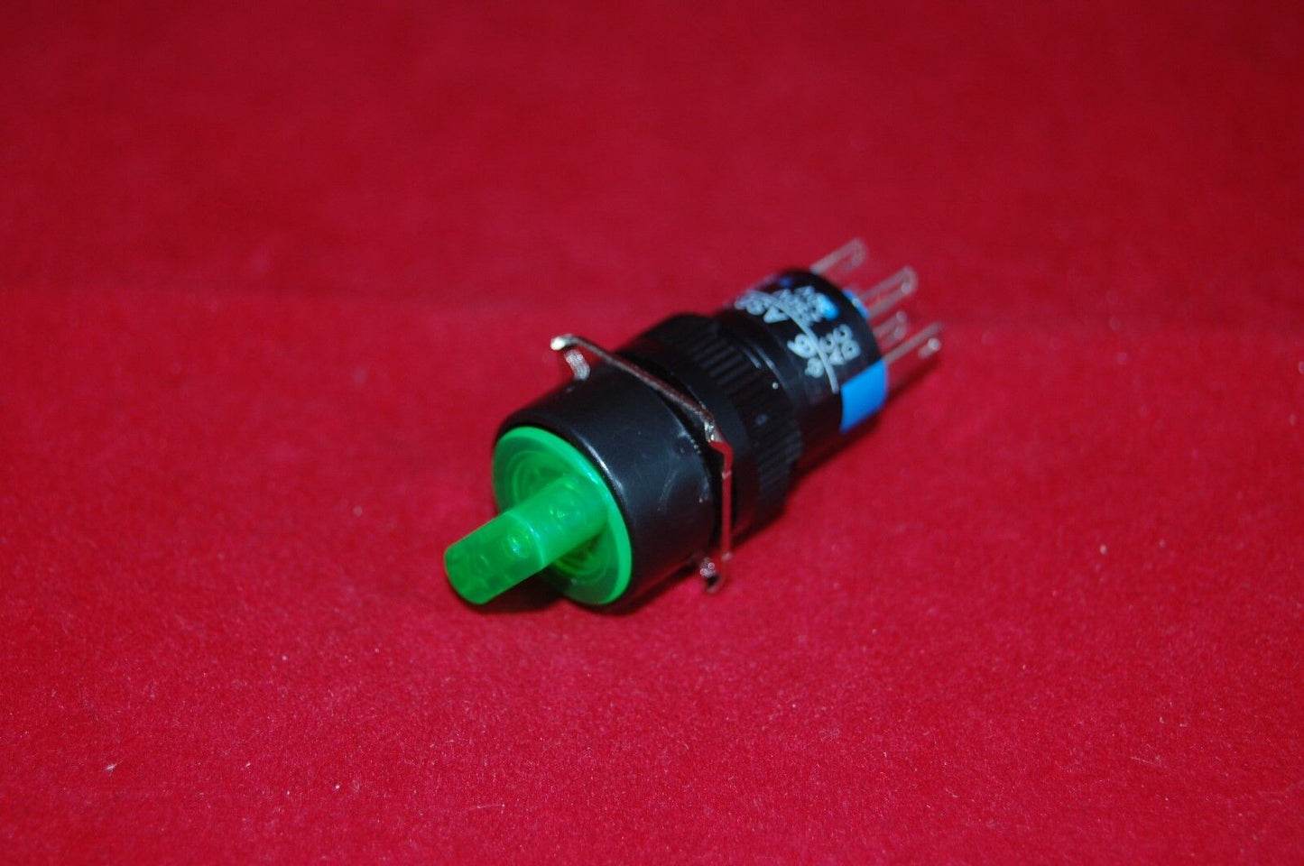2PCS 16mm Round ILLUMINATED Selector switch 2 Position Green 6V LED Latching