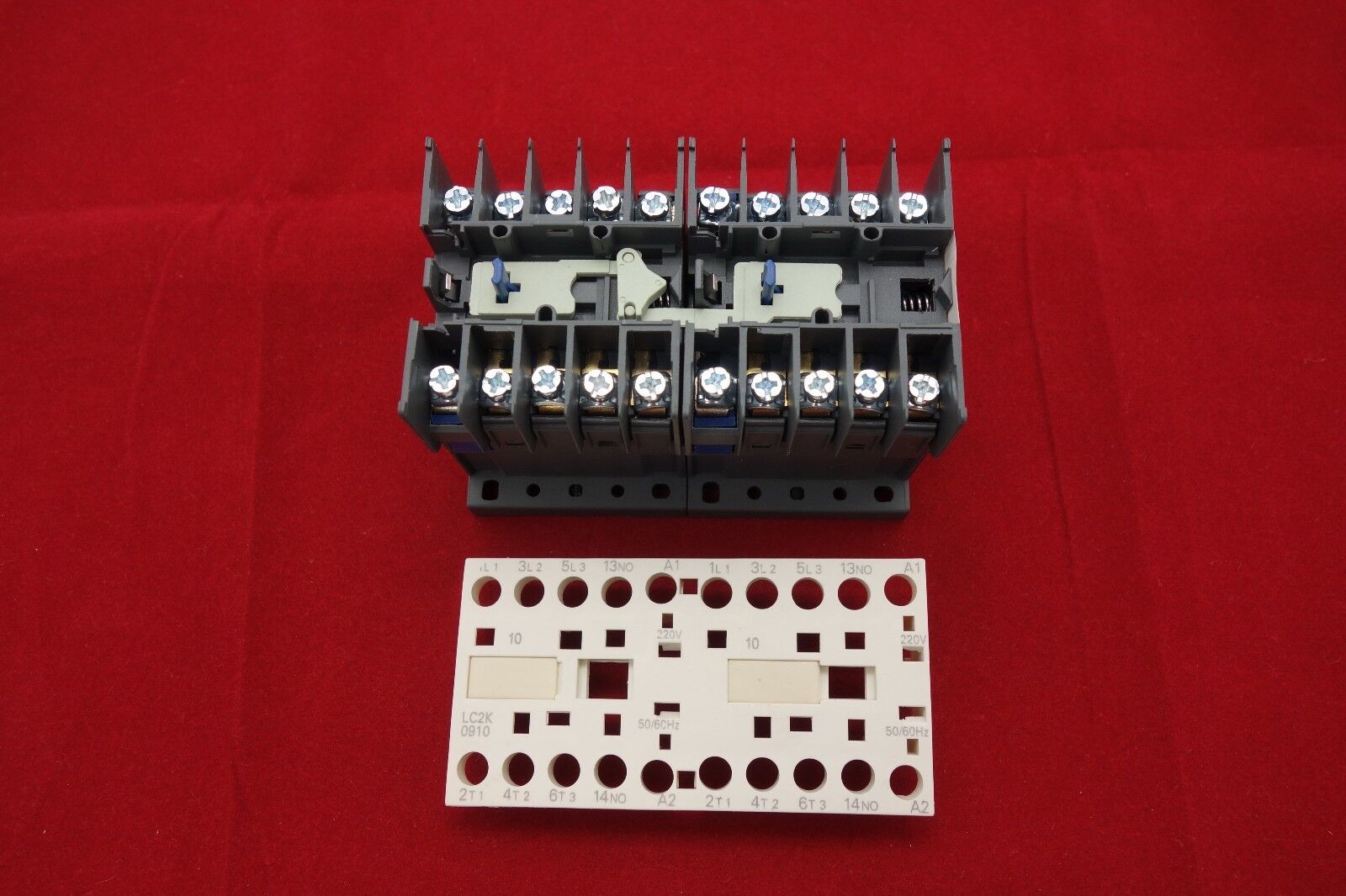 1PC Reversing FITS LC2 K0910 Mechanical Interlock CONTACTOR 9A 220V AC 50/60HZ