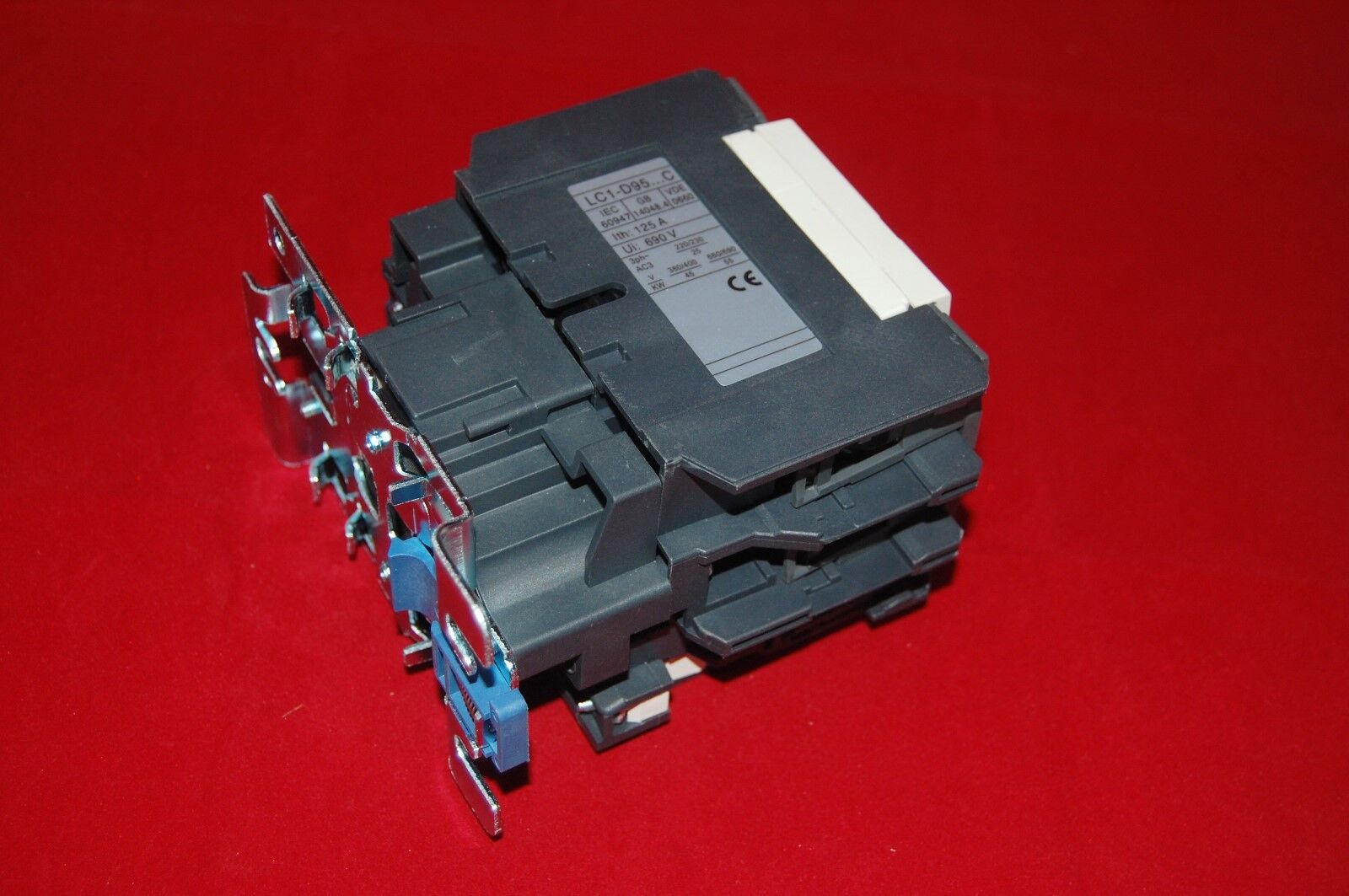 1pc New type FITS LC1D95F7 AC CONTACTOR 95A COIL 110V AC 50/60HZ