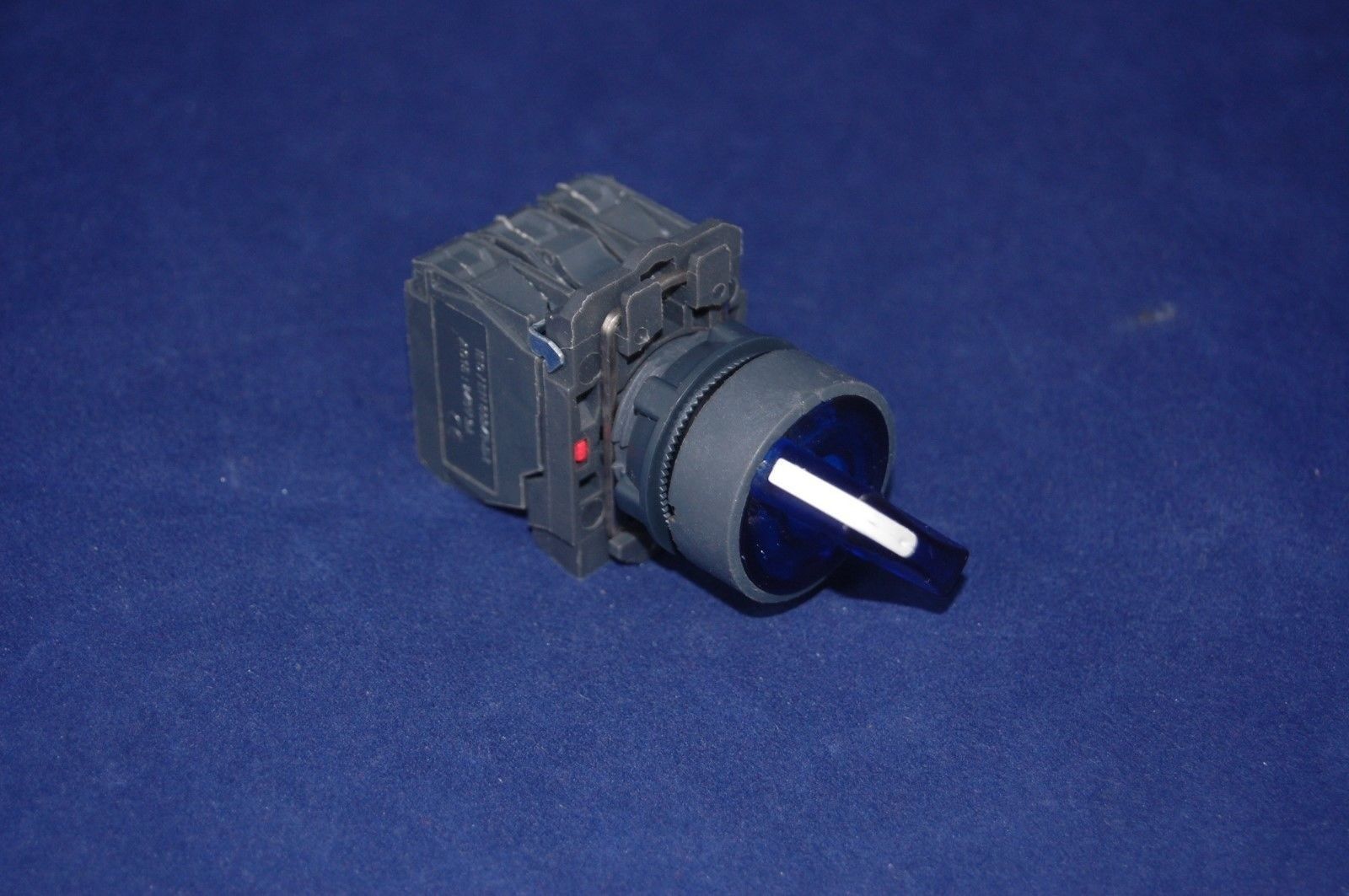 22mm ILLUMINATED Selector switch 2 Position Fits BLUE XB5AK146J5 12V Momentary