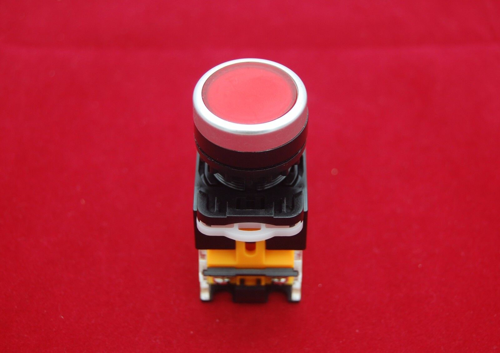 1PC 22MM Red Maintained Latching Push button Switch 1NC/1NO Ith 10A