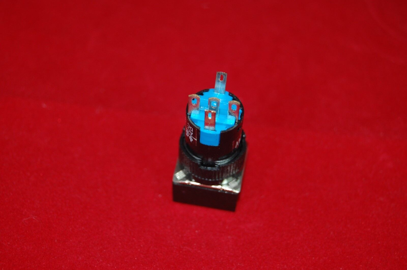 2PCS 16MM RED Square Momentary PUSH BUTTON ILLUMINATED 12V AC/DC 5 PINS