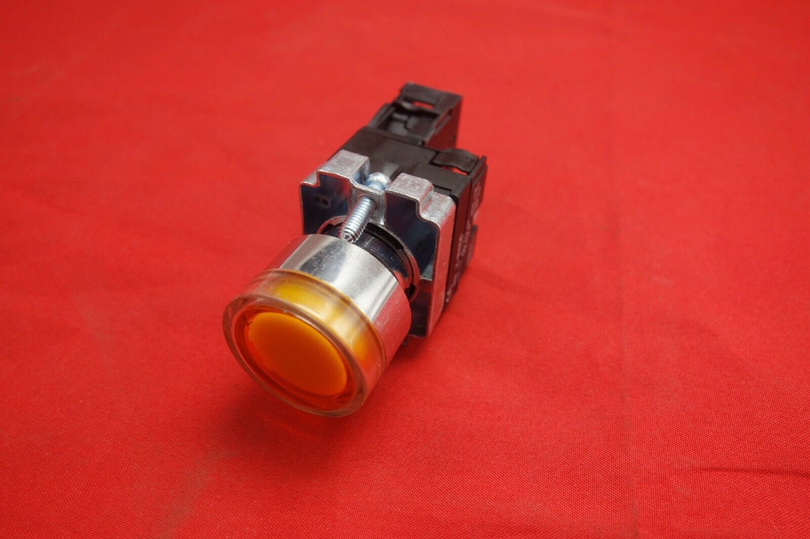 1PC FITS XB2BW35G1 Momentary Yellow Pushbutton With 110V LED Pilot Light Lamp