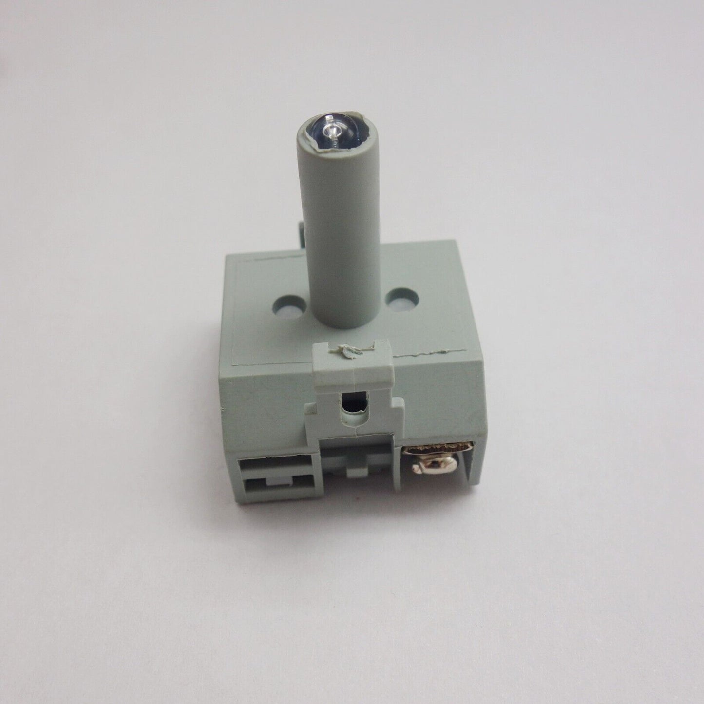 2PCS Lamp Holder LED light block D/W26 White Color 110V AC/DC use for LA38 LA39