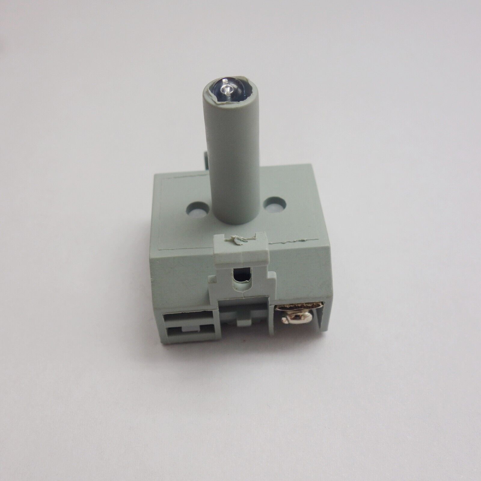 2PCS Lamp Holder LED light block D/W26 White Color 110V AC/DC use for LA38 LA39