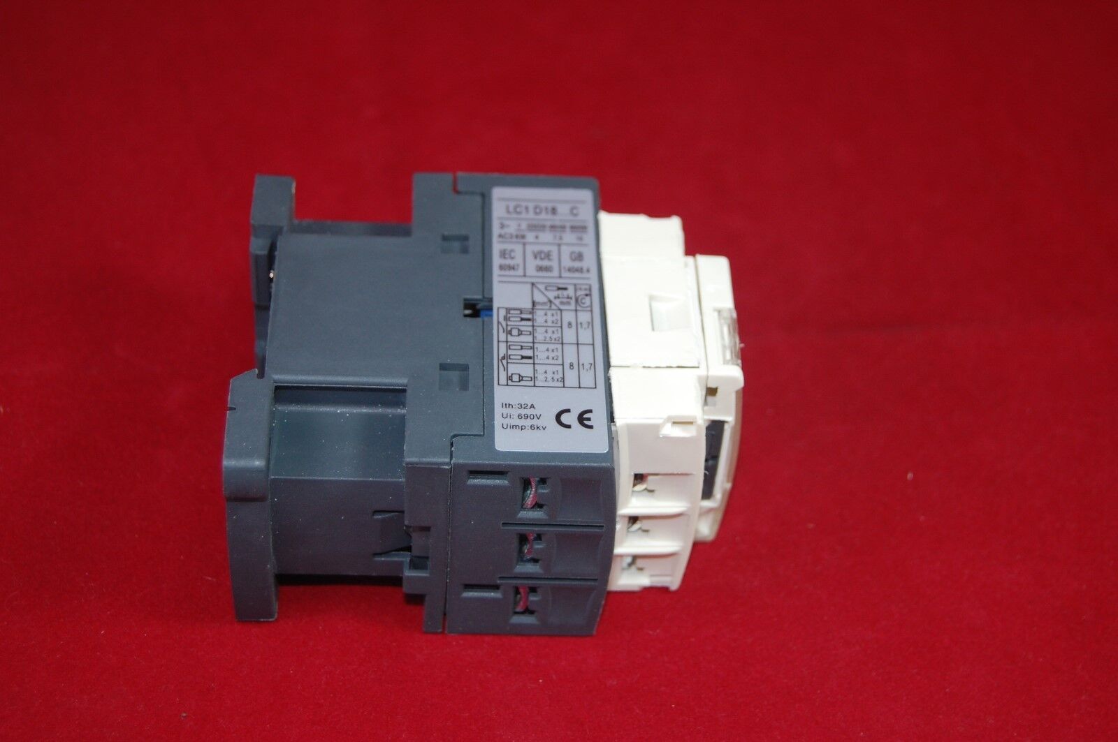 1pc New type FITS LC1D18M7 AC CONTACTOR 18A COIL 220V AC 50/60HZ