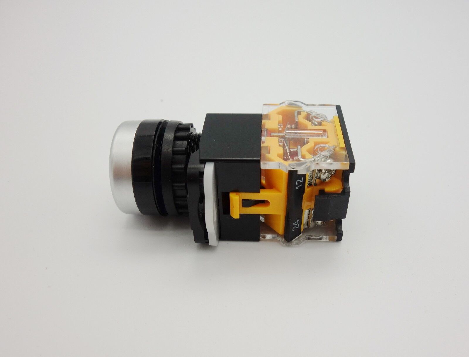 1PC 22MM White Maintain Push button Switch 1NC/1NO Ith 10A
