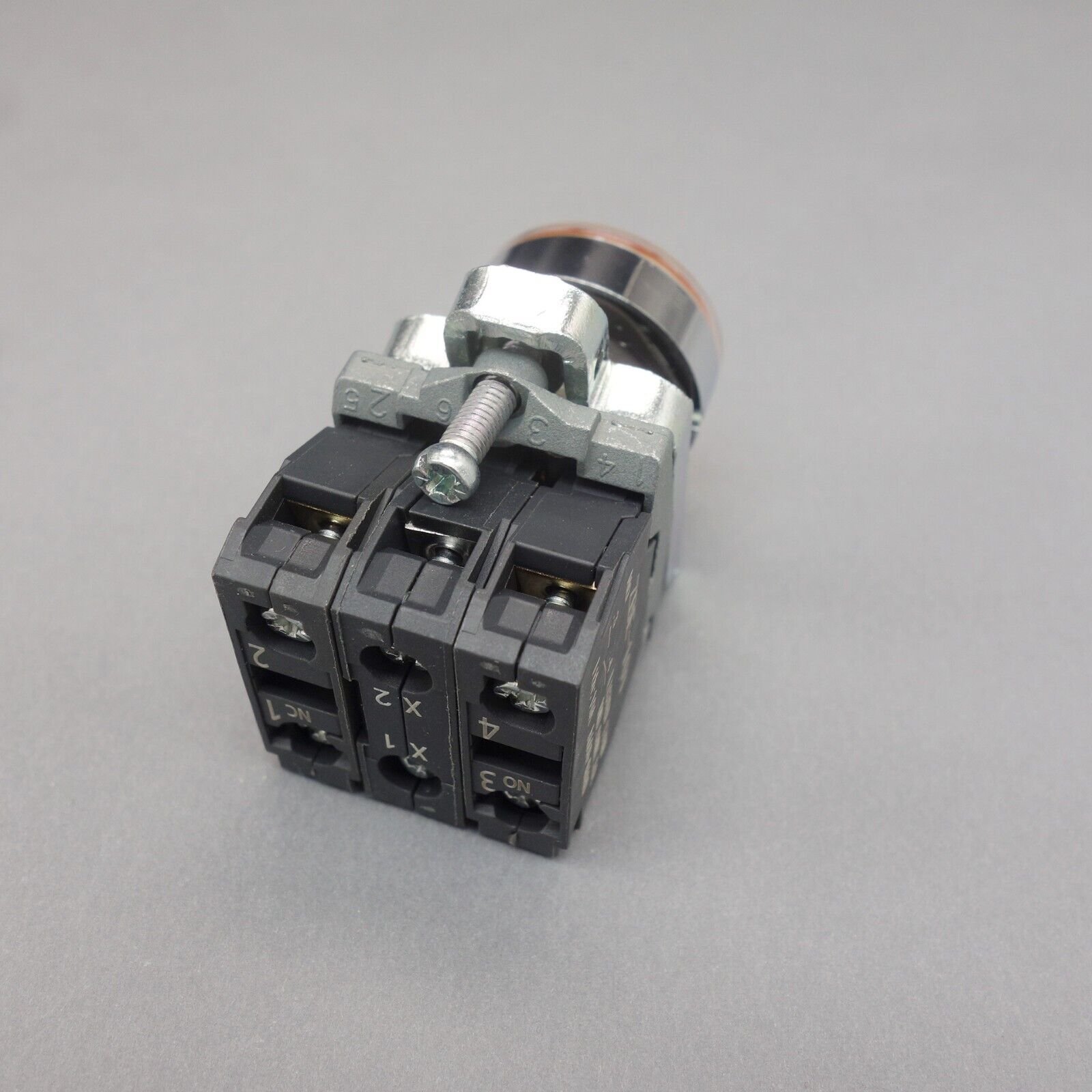 1PC 22MM YELLOW 12V LED  Illuminated pushbutton Switch FLUSH Fits XB4BW35J5