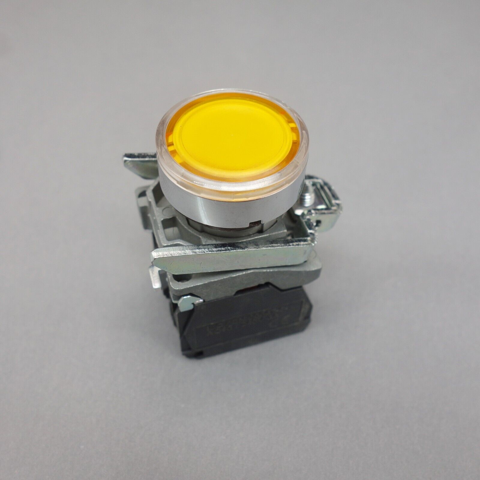 1PC 22MM YELLOW 220V LED Illuminated pushbutton Switch flush push Fits XB4BW35M5