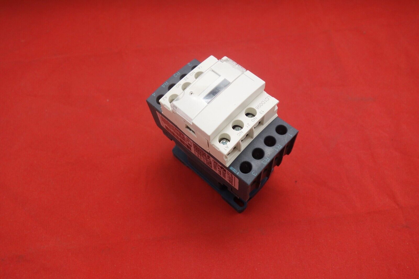 1pc New type FITS 4Pole LC1D098B7 AC CONTACTOR 9A COIL 24V AC 50/60HZ