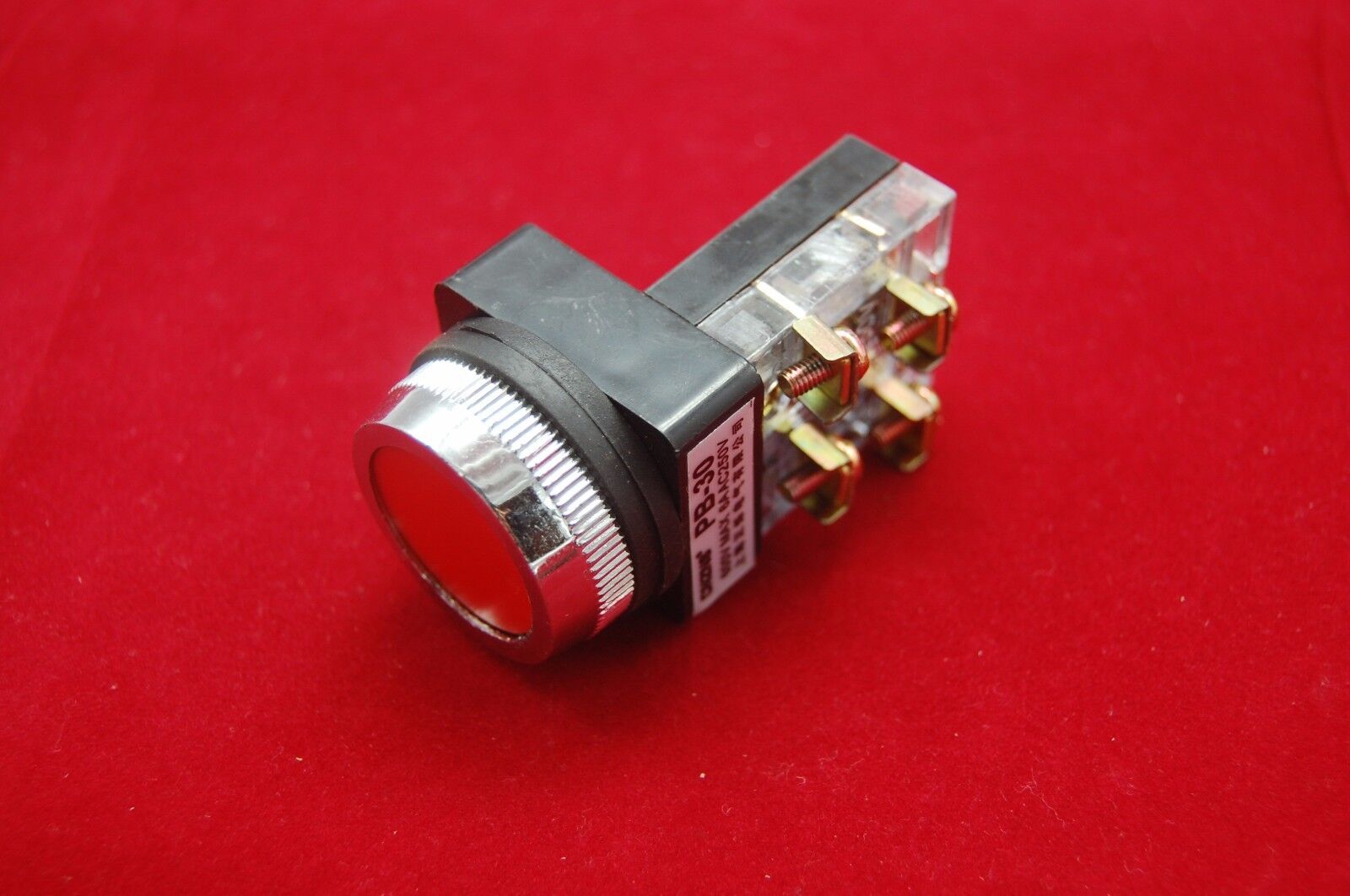 1PC NEW Cutout Dia. 30MM RED Momentary PUSH BUTTON Switch 1NO/1NC