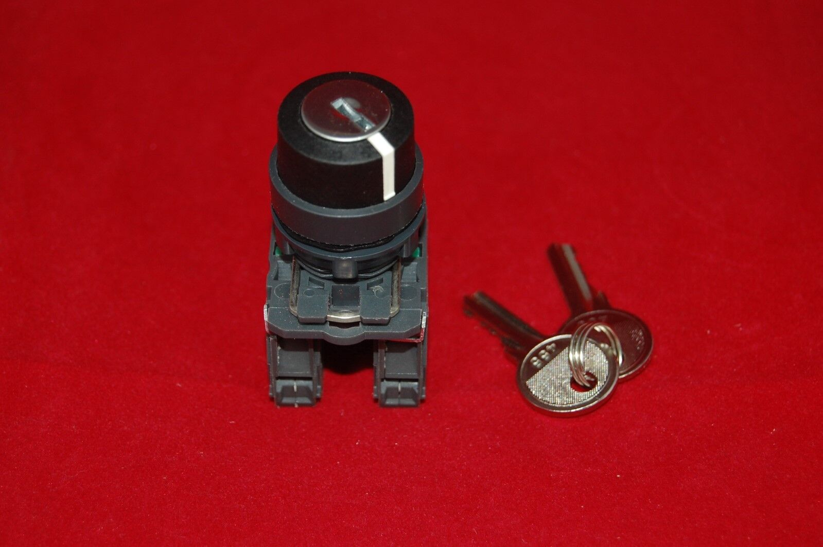 1PC 22mm Key switch 3 Position Fits Plastic XB5AG03 2NO Maintained