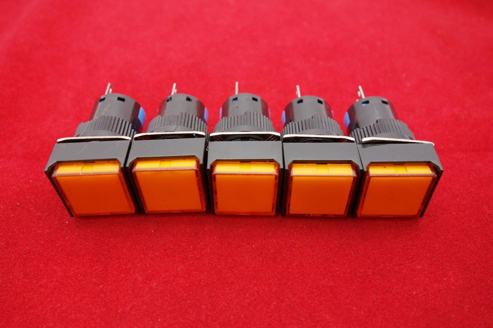 5PCS 16MM Yellow Square Maintained Latching PUSH BUTTON 3 Pins 250V AC 3A