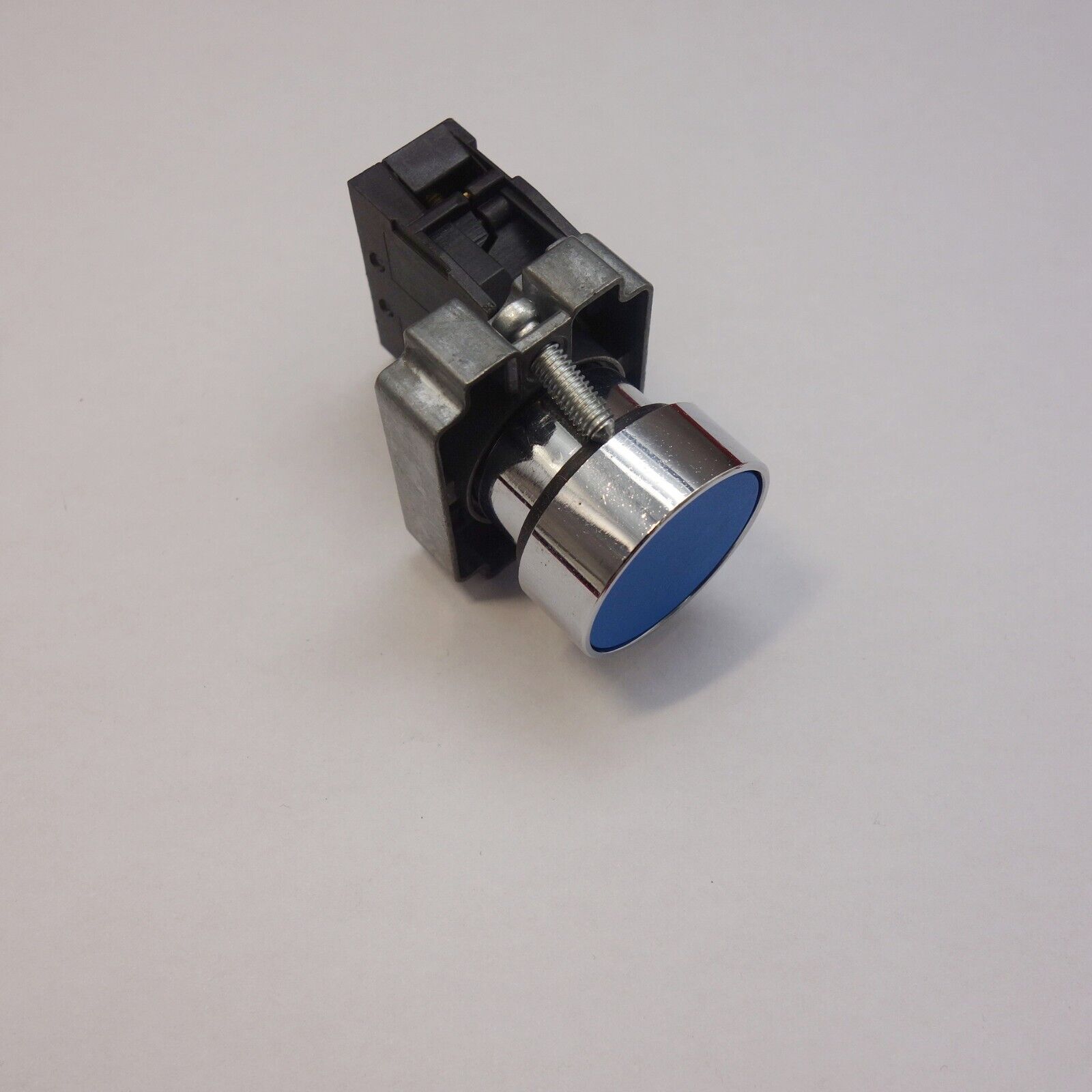 1PCS NEW FITS XB2BA61 Blue 22MM Momentary PUSH BUTTON Switch 1NO