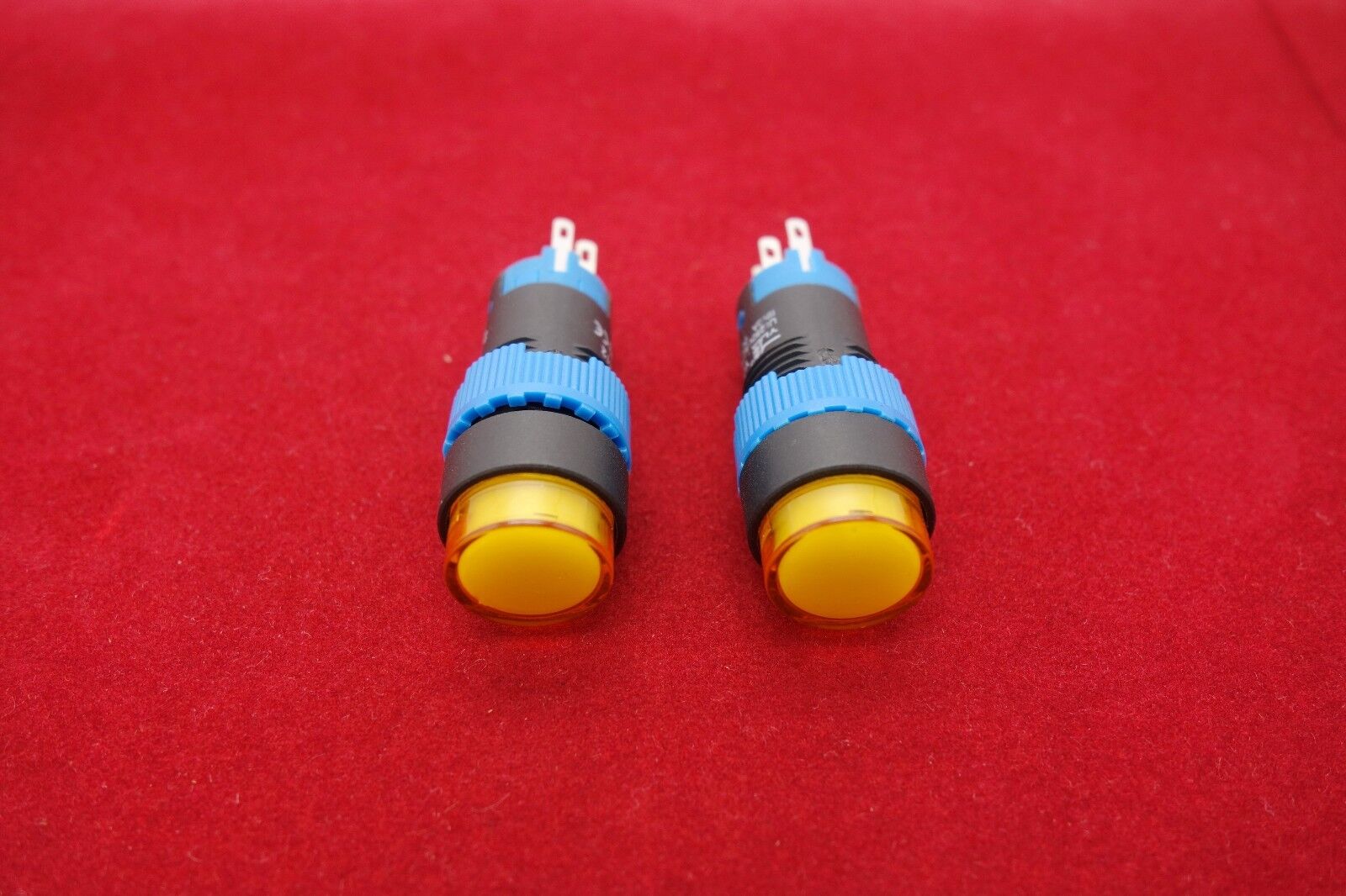2PCS Cutout 12MM 6V Yellow LED ILLUMINATED Round Latching PUSH BUTTON 5 PINS