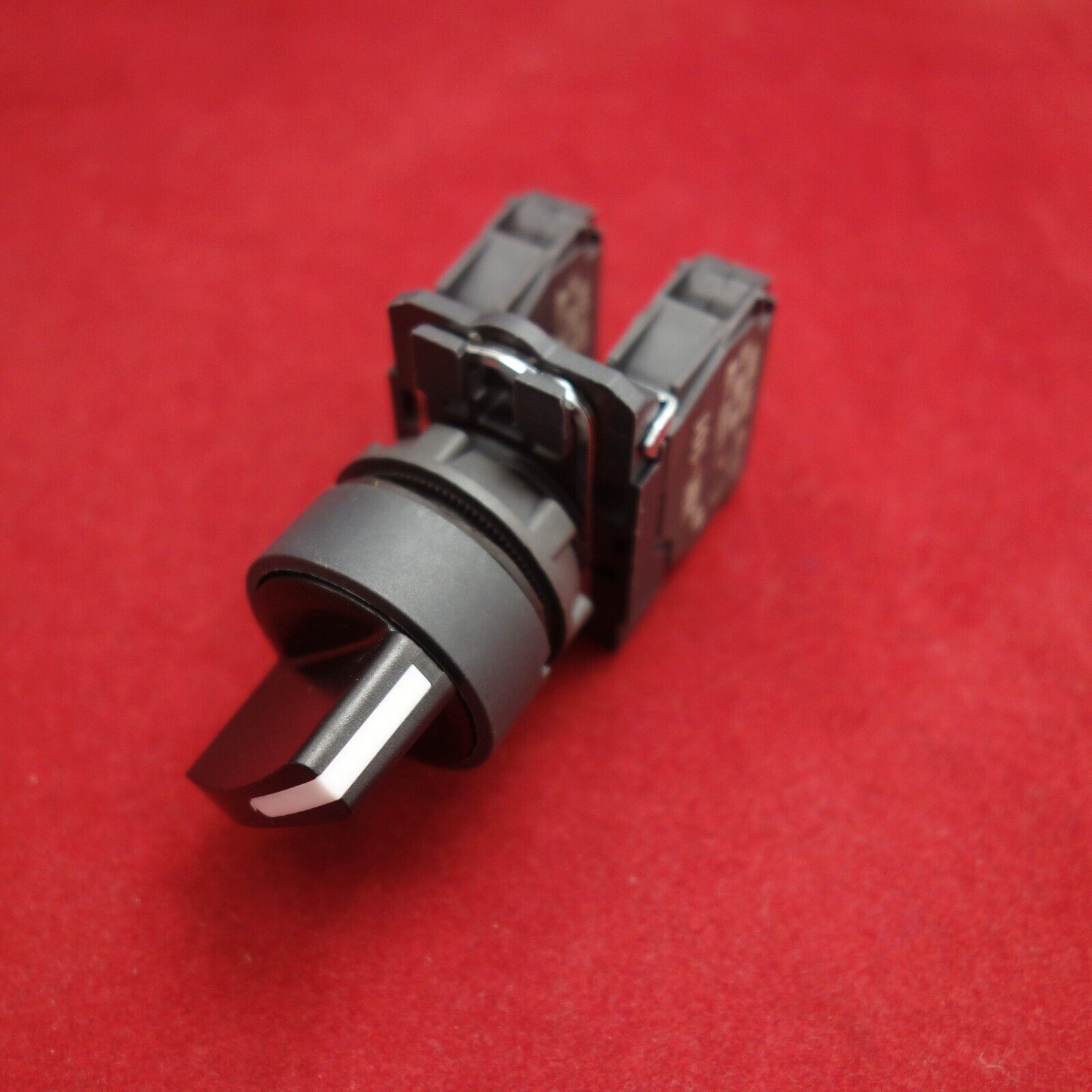 1PC 22mm Selector switch 2 Position Fits XB5AD25 Maintained XB5 AD25 1NO/ 1NC