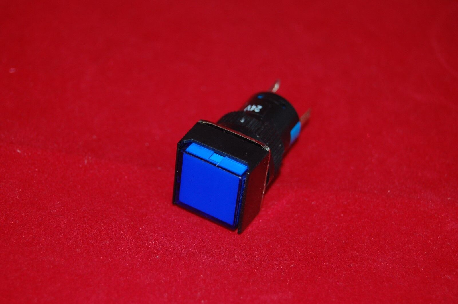 5PCS 16MM BLUE Square Maintained PUSH BUTTON ILLUMINATED 220V AC 5 PINS